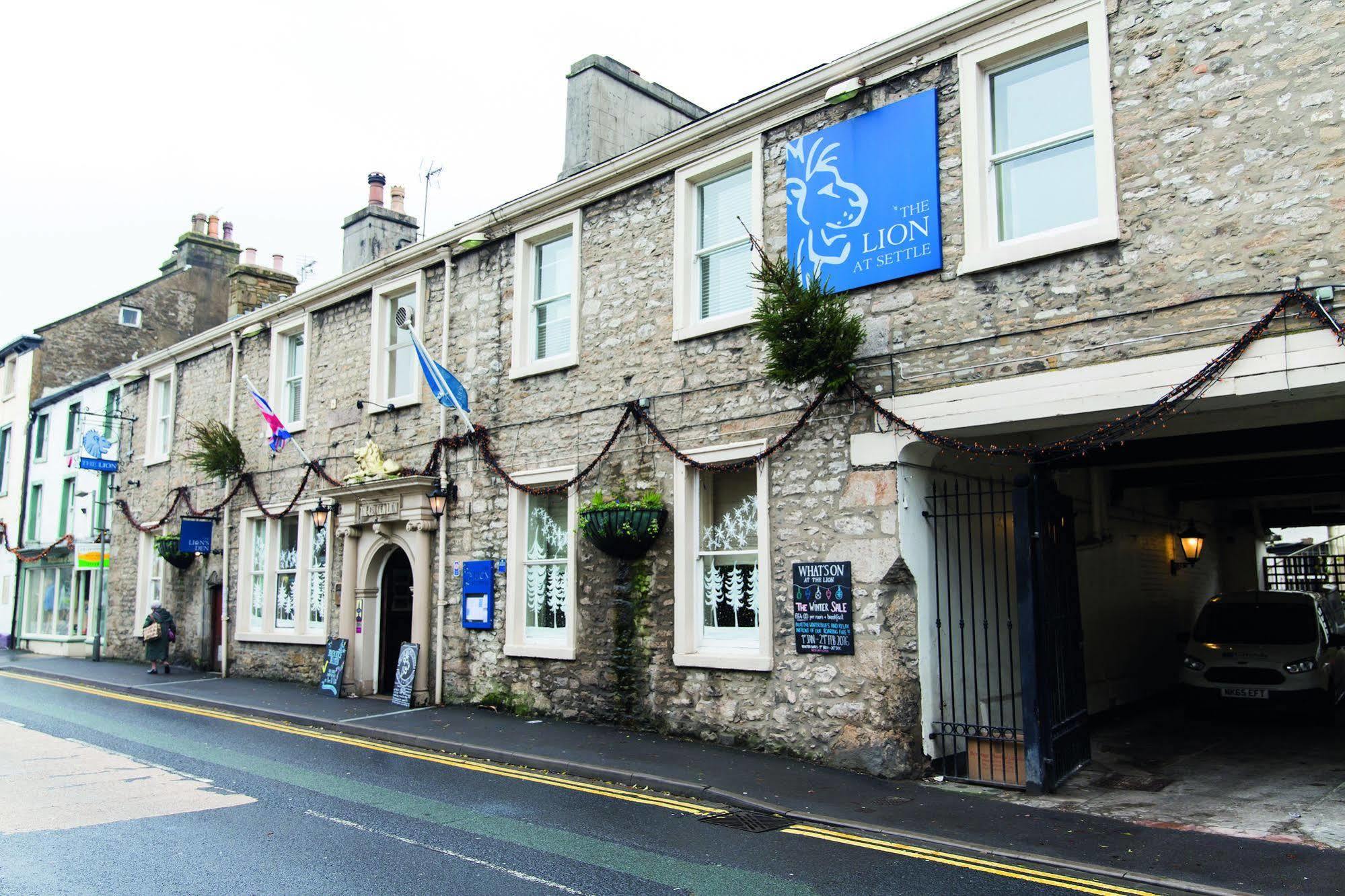 The Golden Lion At Settle Hotel Exterior photo